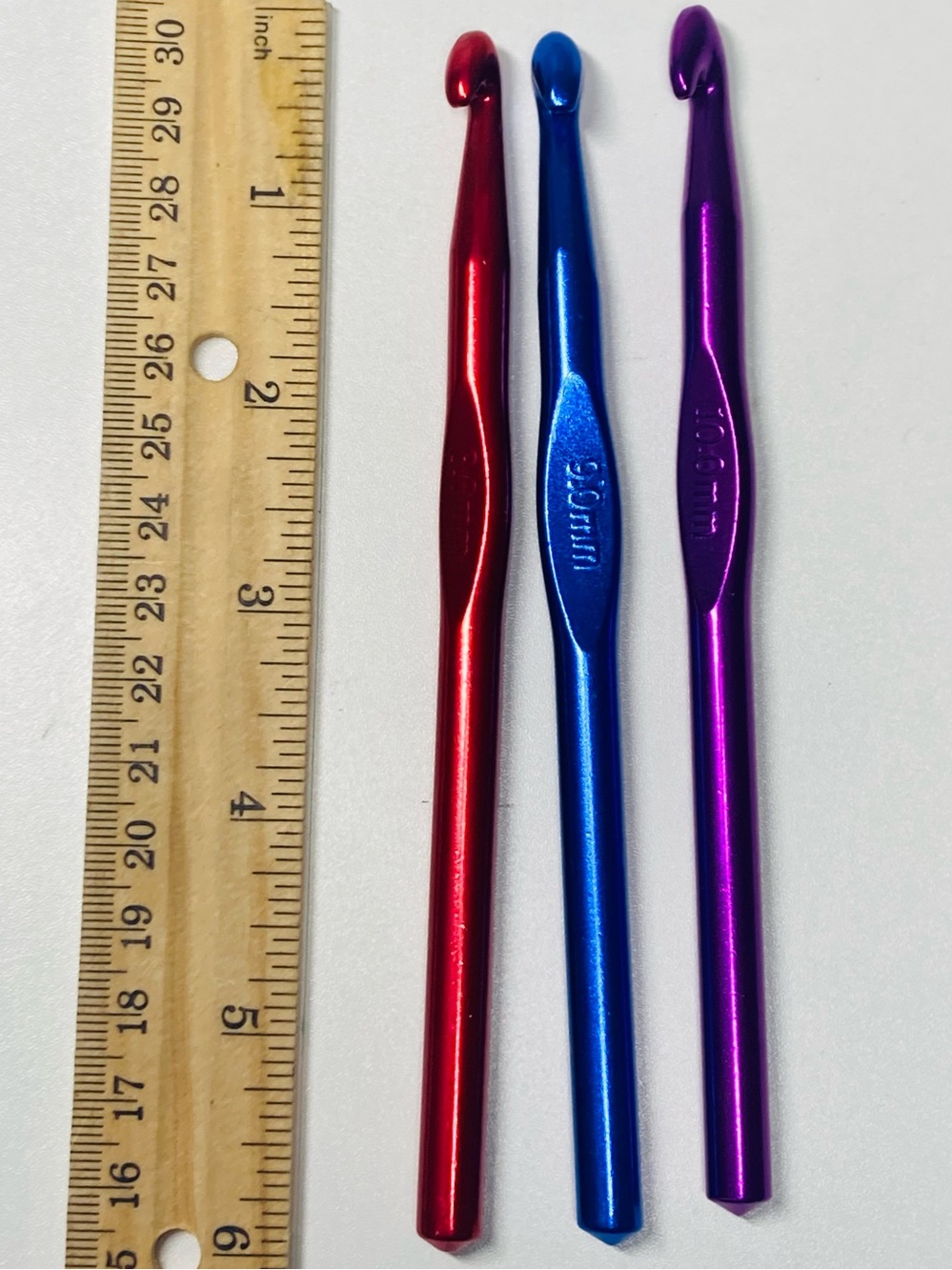 Set of 3 Metallic Crochet Hooks - Red 8.0mm, Blue 9.0mm, Purple 10.0mm